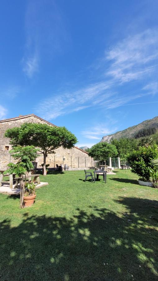 Hotel Rural El Torrejon Arenas De Cabrales Exterior photo